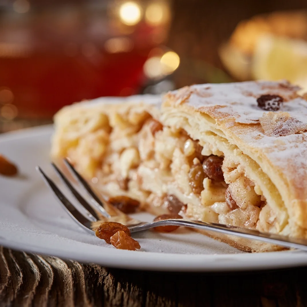 Frischer Strudel aus der Genussküche in Wolkenstein